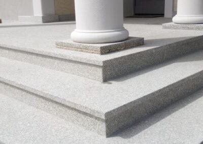 wejście z granitu, schody zewnętrzne z granitu, schody granitowe