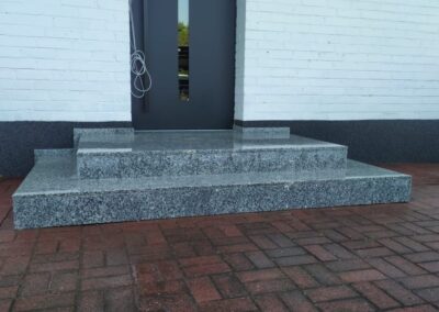 kamień naturalny granit schody